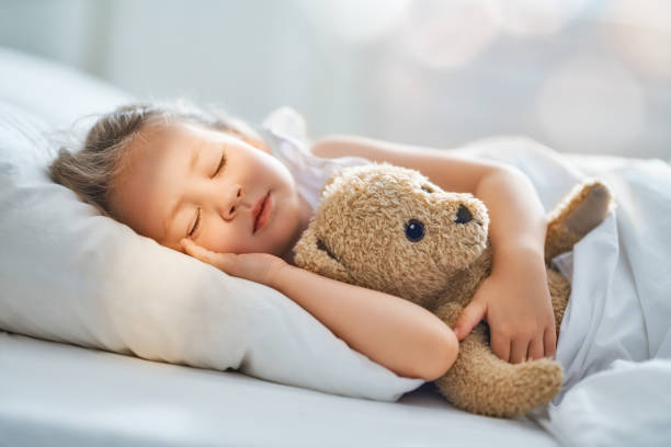 როგორ გადავაჩვიოთ ბავშვი მშობლებთან ერთად ძილს